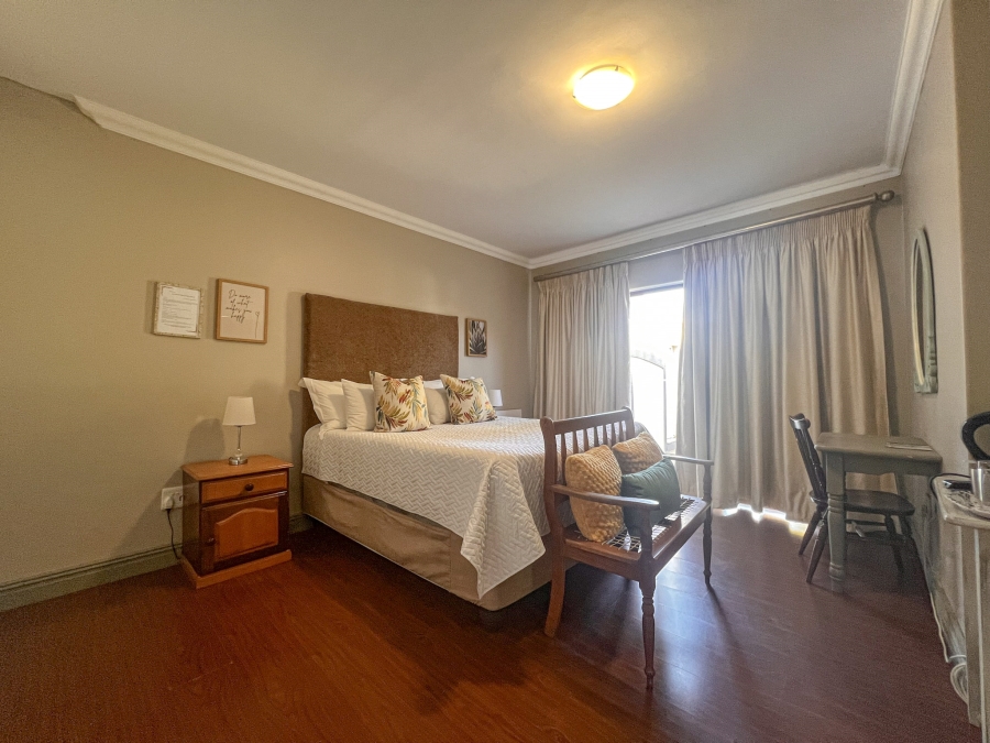 9 Bedroom Property for Sale in Myburgh Park Western Cape